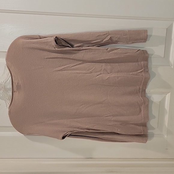 Old Navy Longsleeve Top - Picture 6 of 6